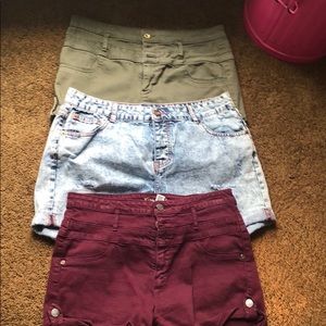 3 HIGG WAISTED SHORTS SIZE 12